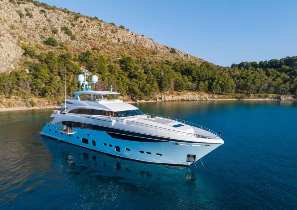 yacht-charter-M-Y-LE-VERSEAU