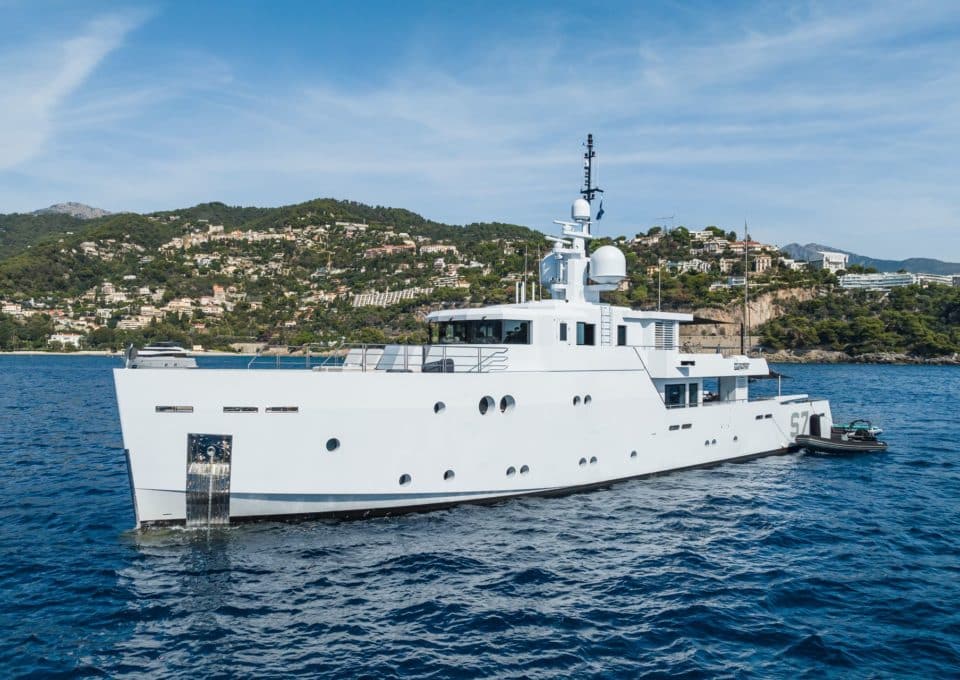 yacht-charter-M-Y-S7