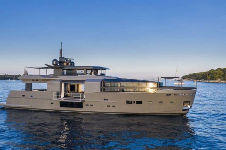 yacht-charter-M-Y-SEA-CORAL