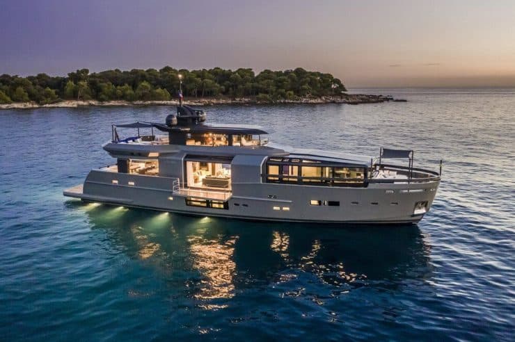 yacht-charter-M-Y-SEA-CORAL