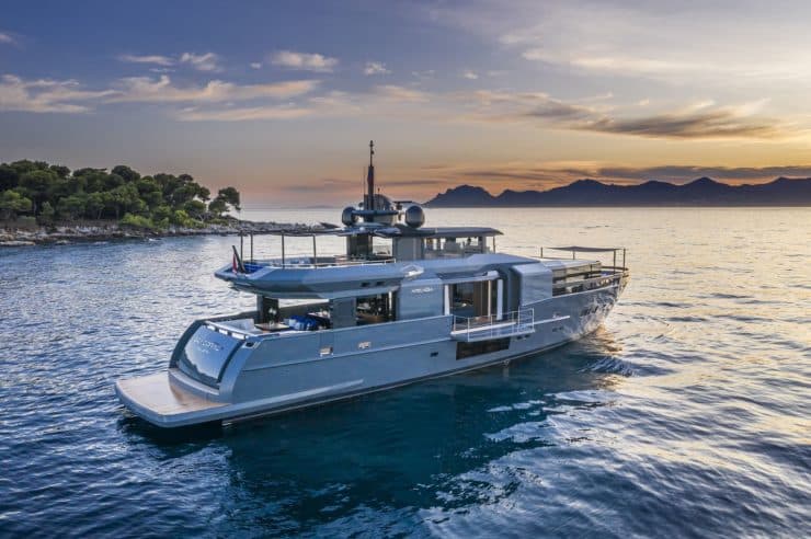 yacht-charter-M-Y-SEA-CORAL