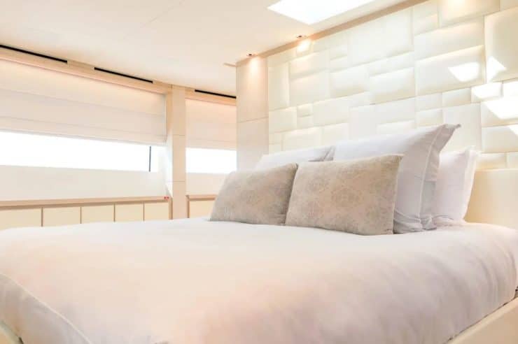 yacht-charter-M-Y-TINY-WAVE