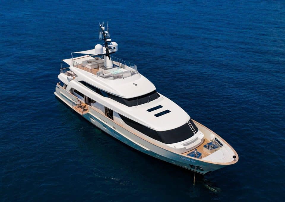 yacht-charter-M-Y-TINY-WAVE