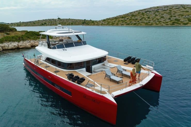 yacht-charter-catamaran-mastermind