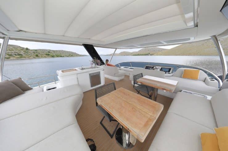 yacht-charter-catamaran-mastermind