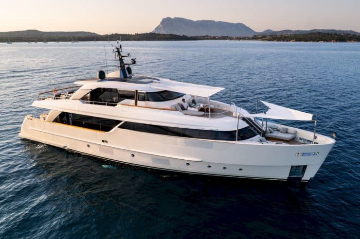yacht-charter-m-y-adela