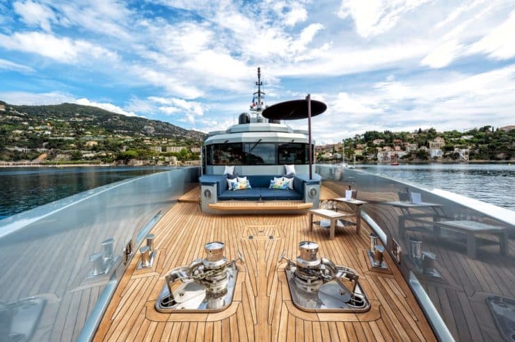 yacht-charter-m-y-caladan