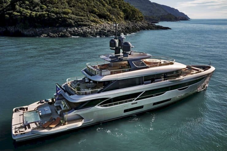 yacht-charter-m-y-cosmico