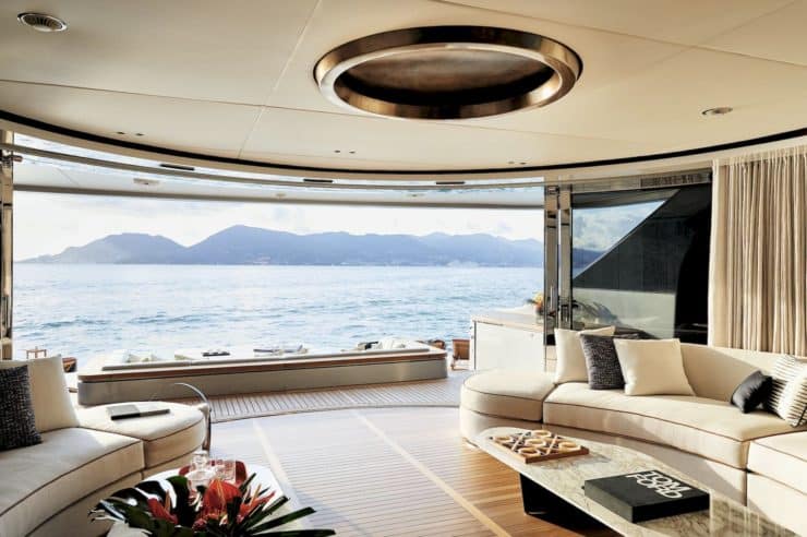 yacht-charter-m-y-cosmico