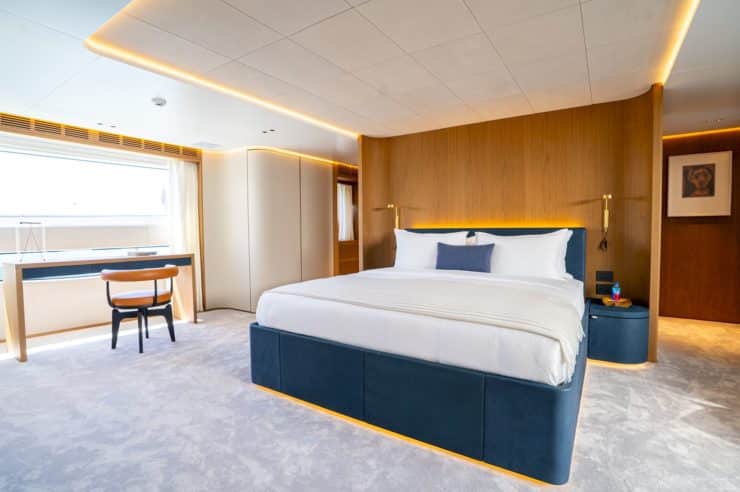 yacht-charter-m-y-cosmico