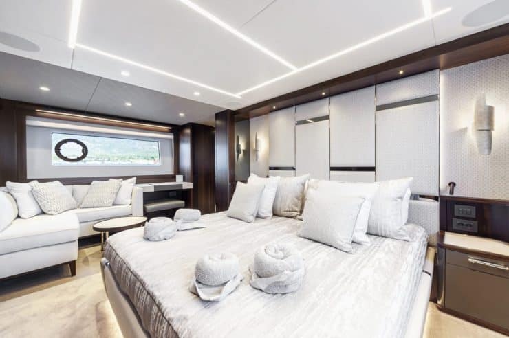 yacht-charter-m-y-junior