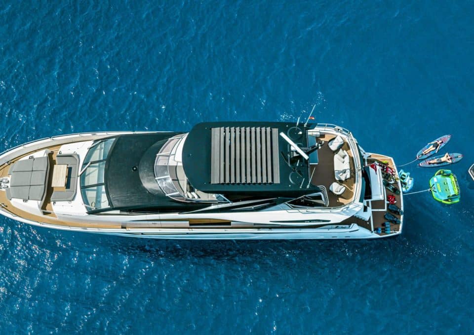 yacht-charter-m-y-junior