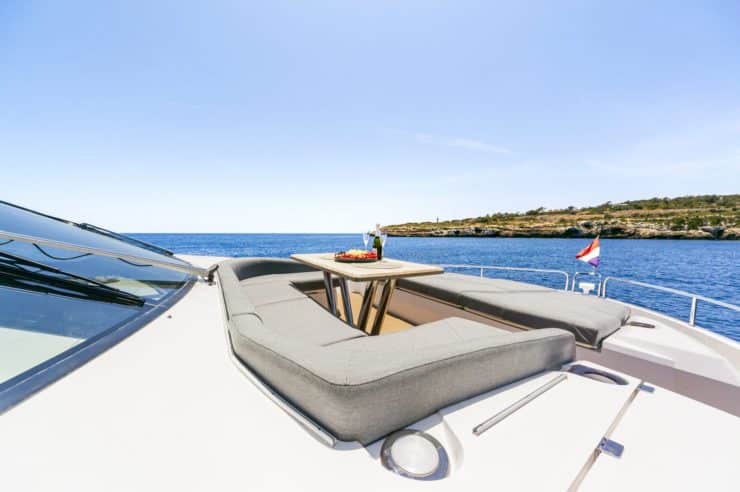 yacht-charter-m-y-junior