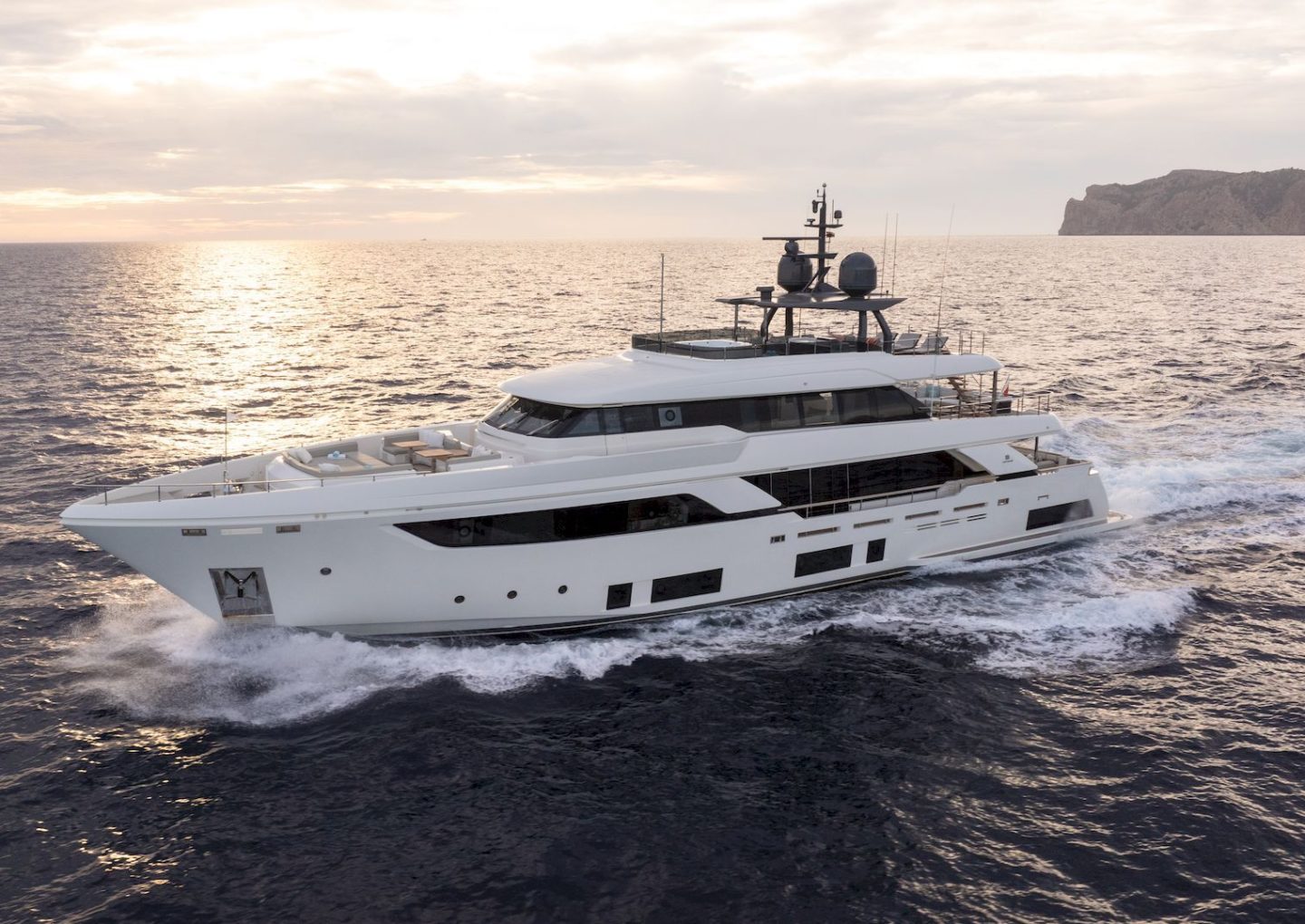 M/Y KIKI V | Arthaud Yachting yacht-charter-m-y-kiki