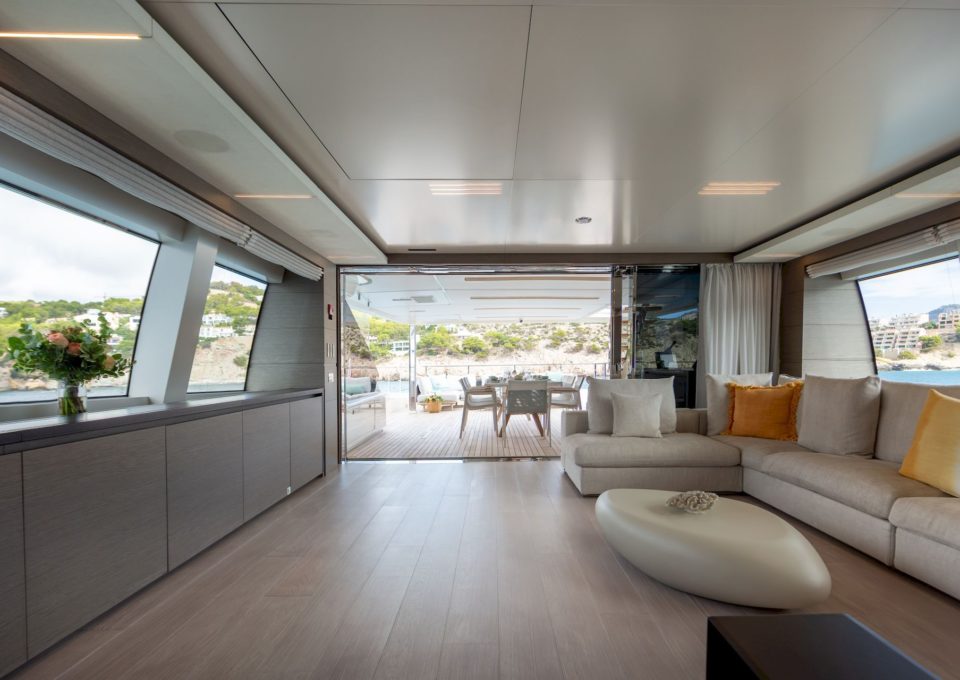 yacht-charter-m-y-kiki