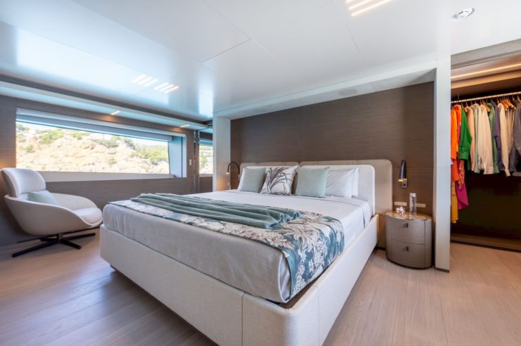 yacht-charter-m-y-kiki