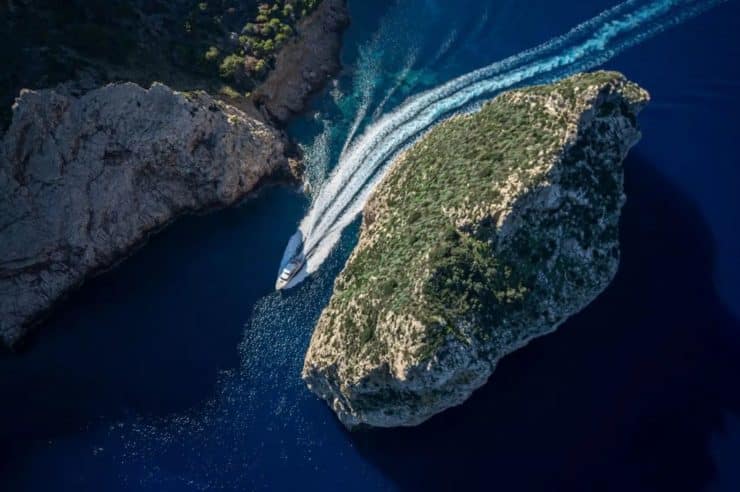 yacht-charter-m-y-lumi