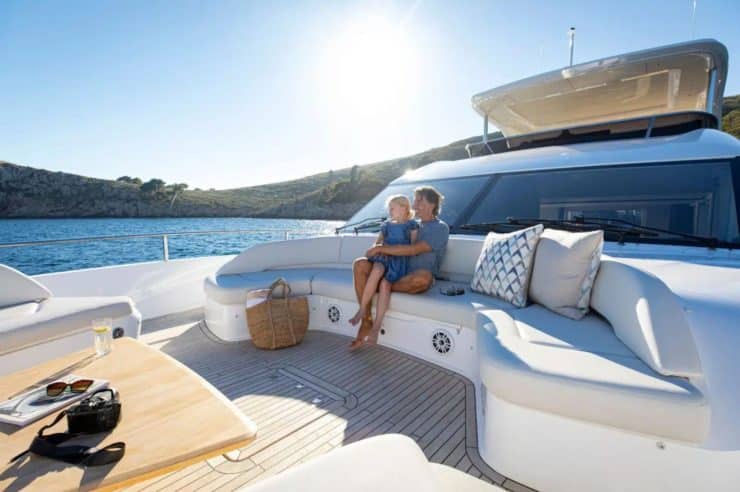 yacht-charter-m-y-lumi