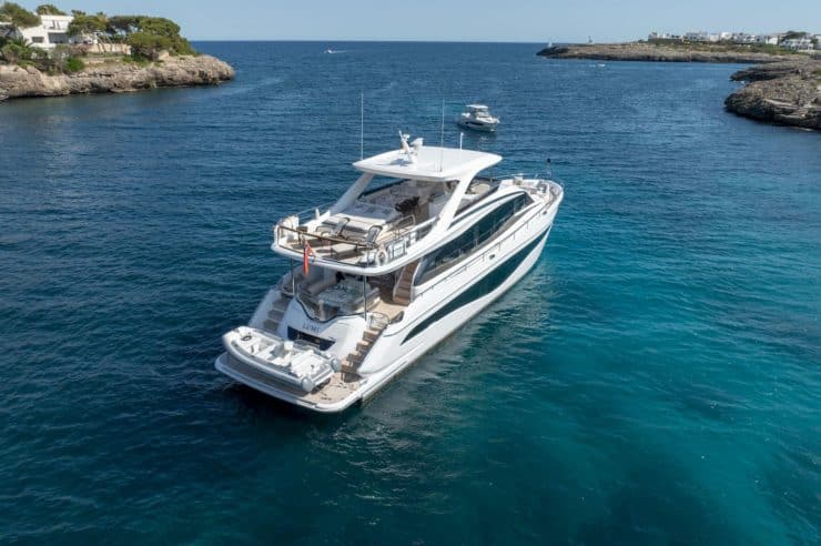 yacht-charter-m-y-lumi
