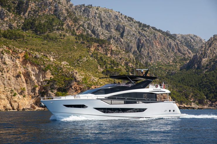 yacht-charter-m-y-moonlight