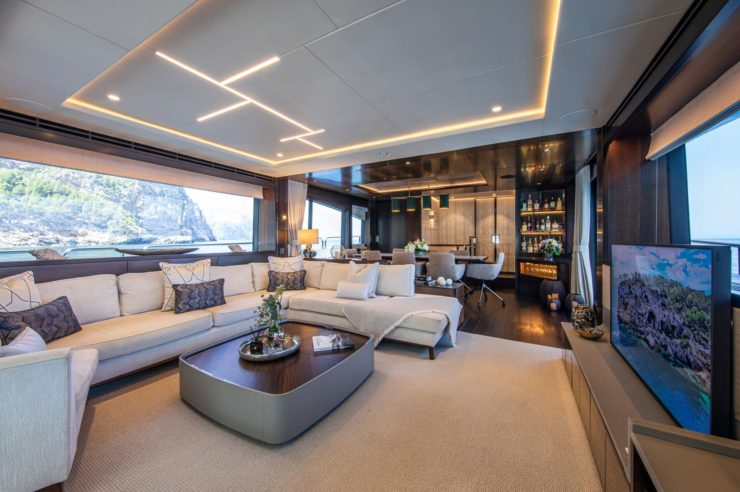 yacht-charter-m-y-moonlight