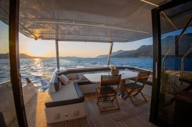 yacht-charter-m-y-paradise