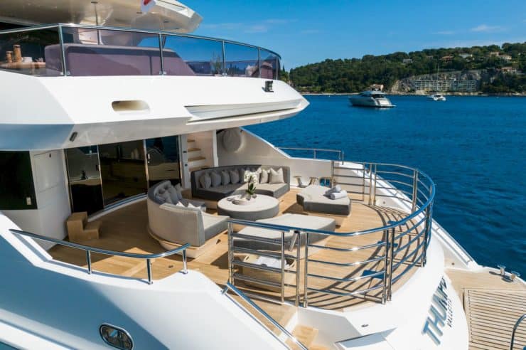 yacht-charter-m-y-thumper