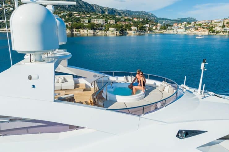 yacht-charter-m-y-thumper