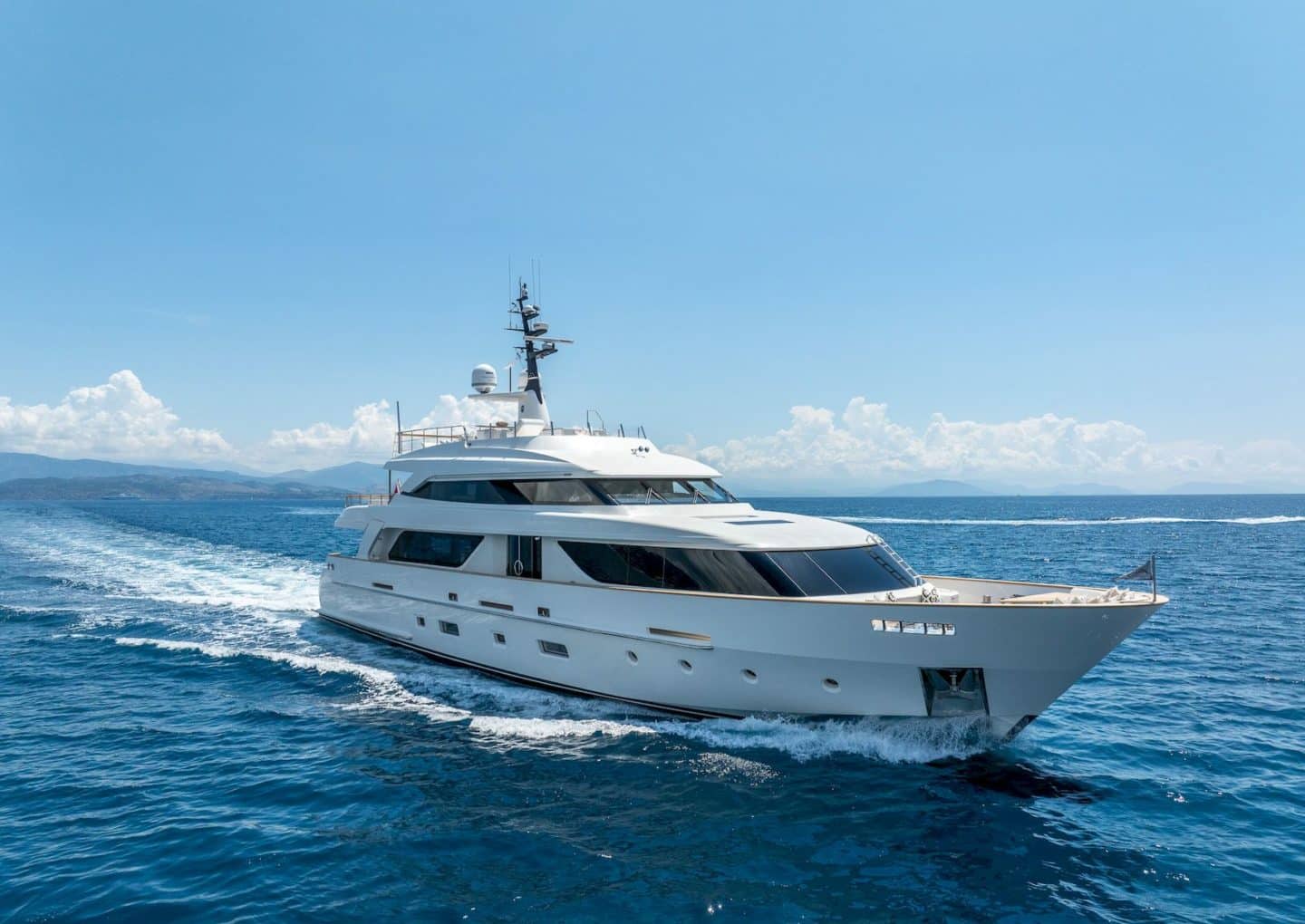 yacht-charter-m-y-zulu