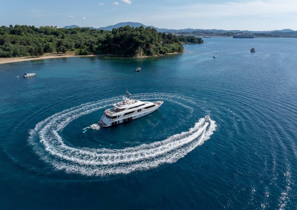 yacht-charter-m-y-zulu-3