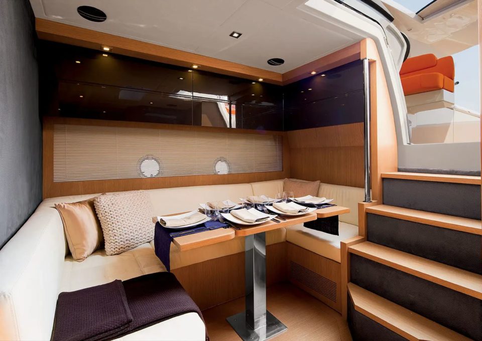 day-charter-yacht-rental-my-azimut-atlantis-48