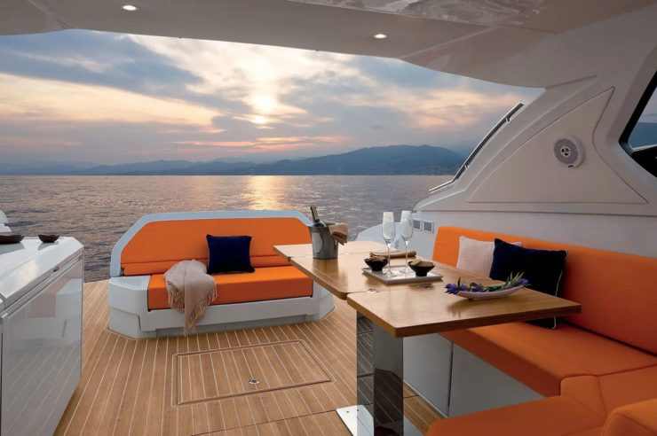 day-charter-yacht-rental-my-azimut-atlantis-48