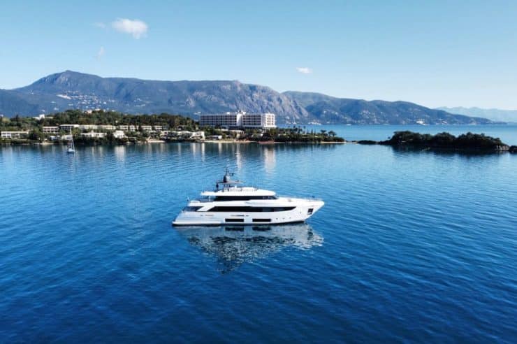 yacht-charter-M-Y-UPSTREAM