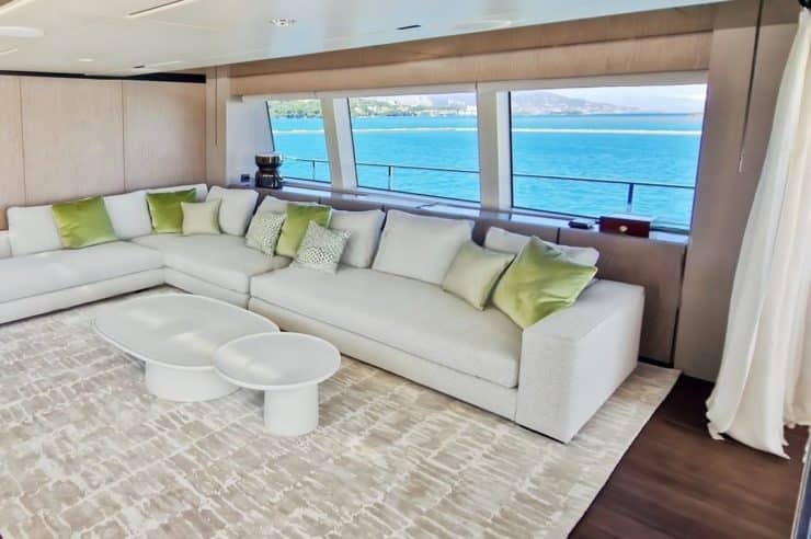 yacht-charter-M-Y-UPSTREAM