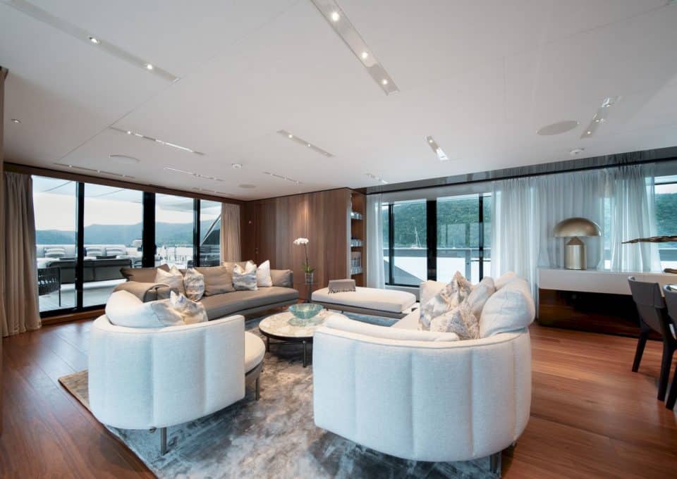 yacht-charter-m-y-aix-