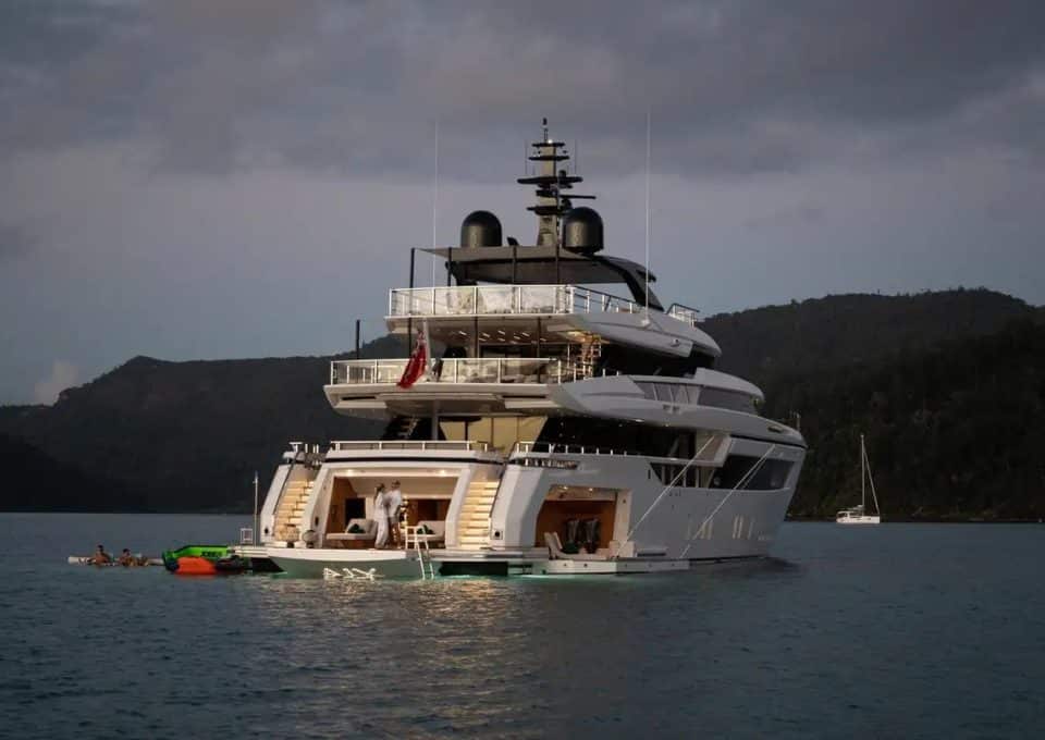 yacht-charter-m-y-aix