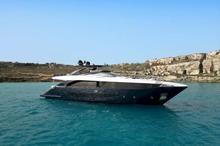 yacht-charter-m-y-altus
