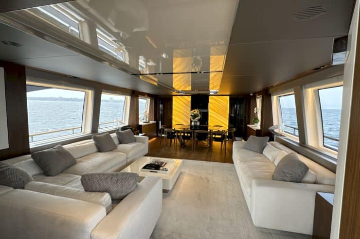 yacht-charter-m-y-altus