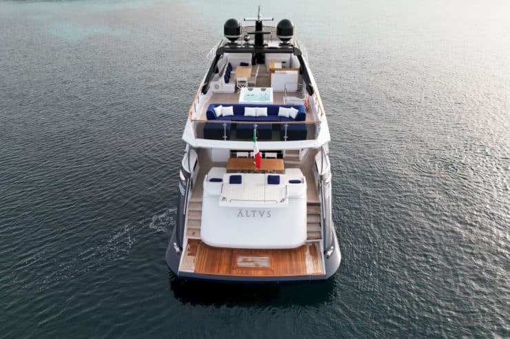 yacht-charter-m-y-altus