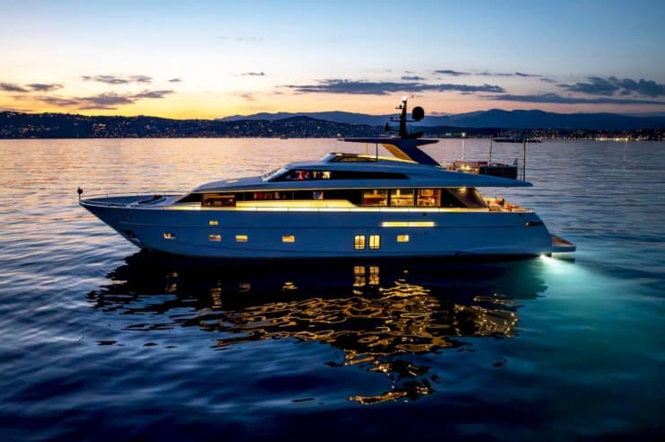 yacht-charter-m-y-calm