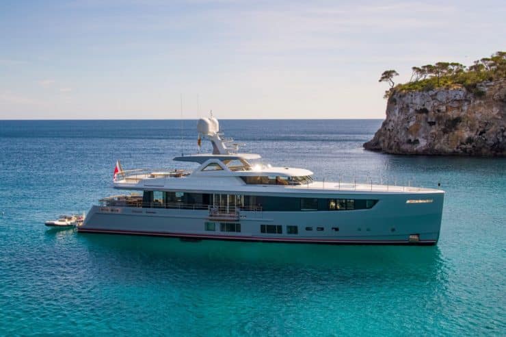 yacht-charter-m-y-delta-one