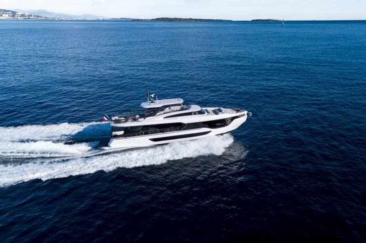 yacht-charter-m-y-gateway