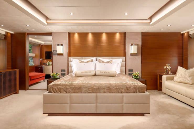 yacht-charter-m-y-mirage- IV