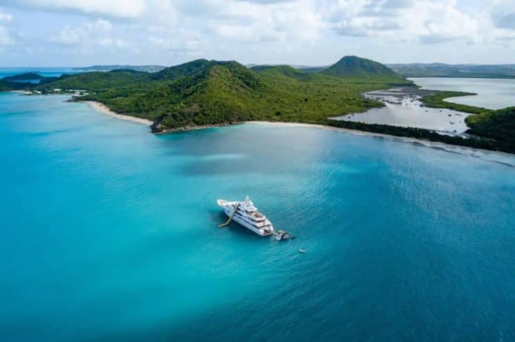 yacht-charter-m-y-titania