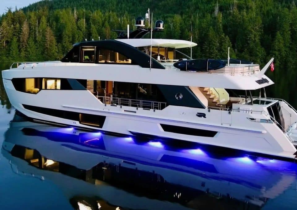 yacht-charter-m-y-voyager