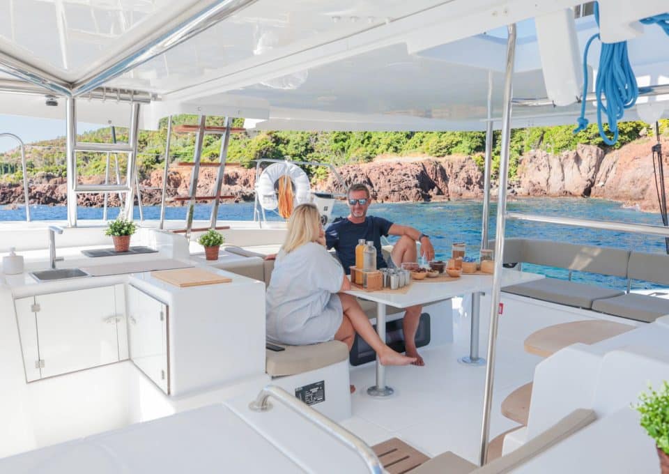 Day-charter-rental-maxi-catamaran-s-y-aventura-3