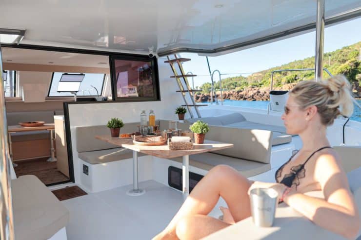 location-journée-maxi-catamaran-s-y-Aventura-3