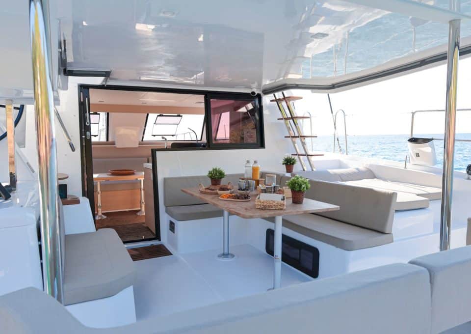 Day-charter-rental-maxi-catamaran-s-y-aventura-4