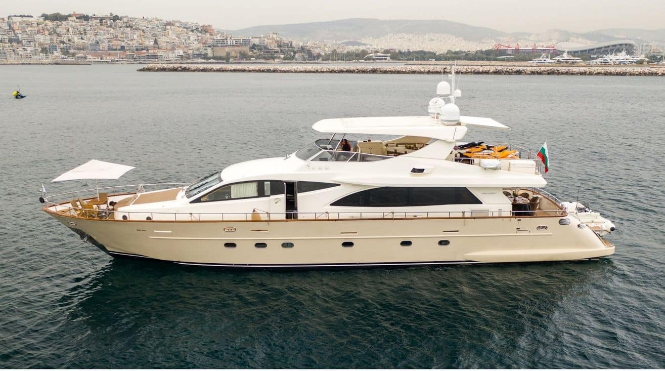 yacht-charter-m-y-star-link