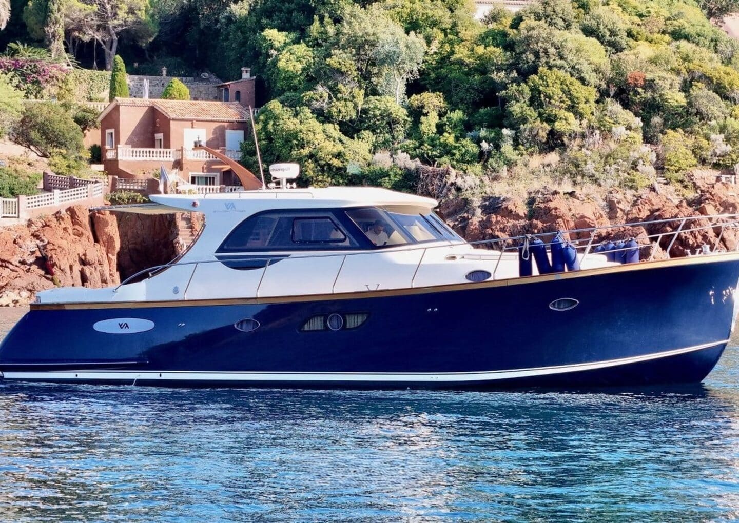 M/Y Abati Newport 46 | Arthaud Yachting day-charter-yacht-rental-m-y-abati-46-newport